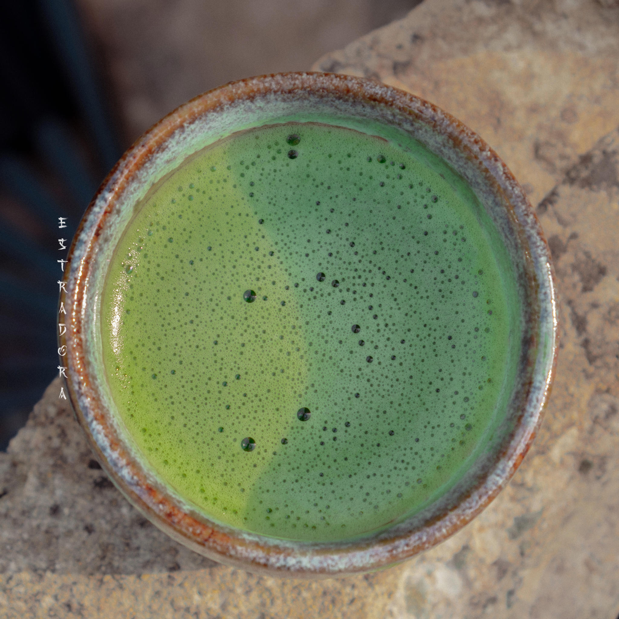 MATCHA NAMI | Whisked ceremonial matcha in clear cup with green foam – Estradora