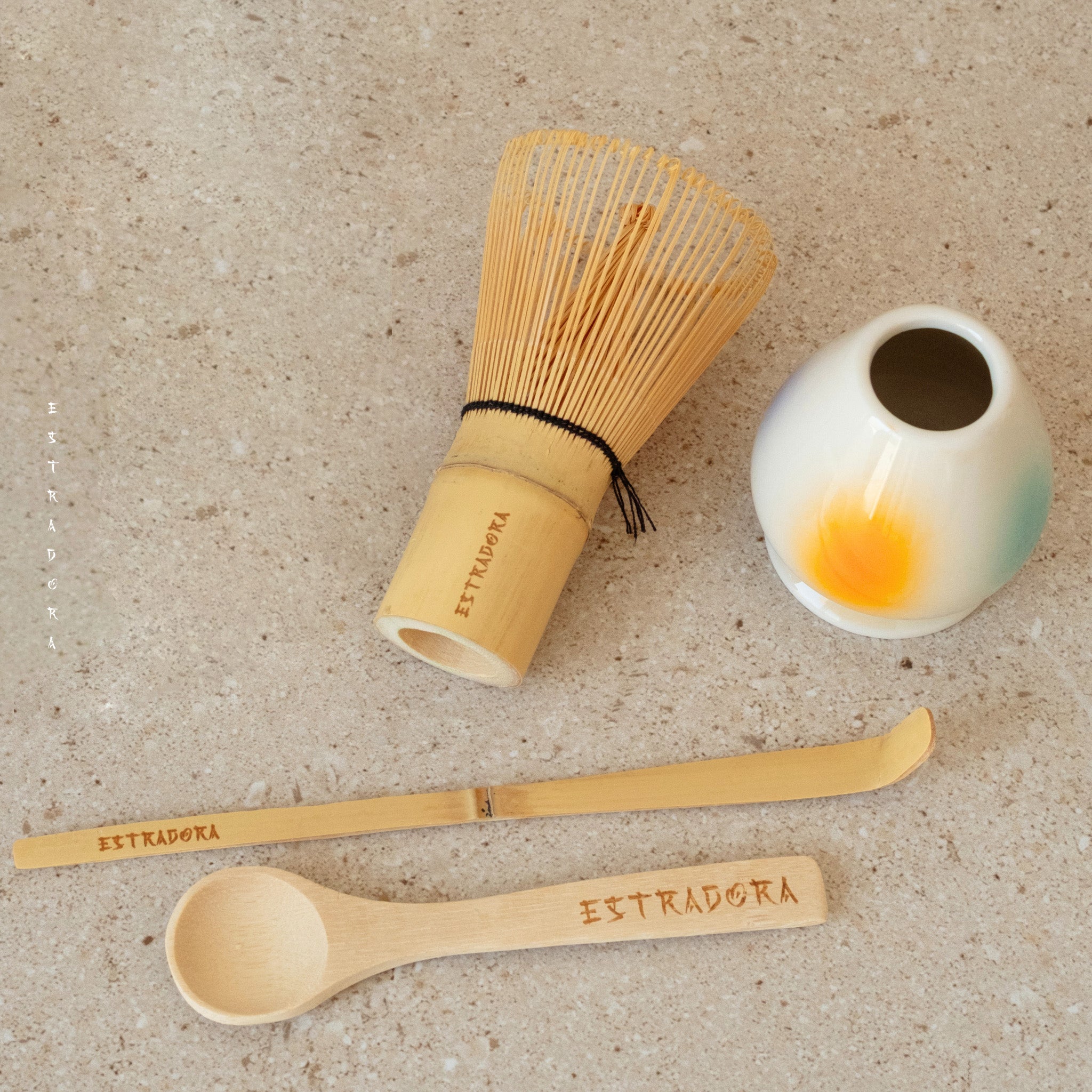 Japanese matcha tea set with bamboo whisk, spoon, scoop and ceramic whisk holder – Estradora